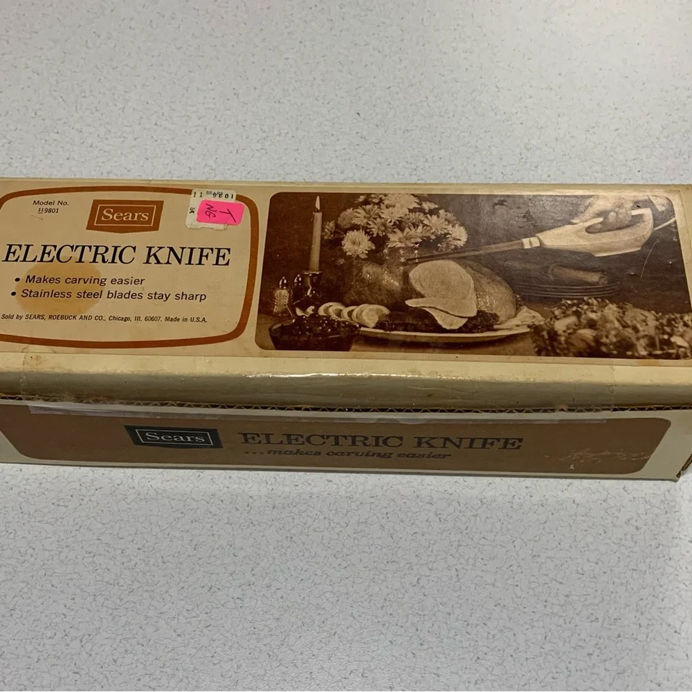 Sears Cream Electric Knife with Silver Blade